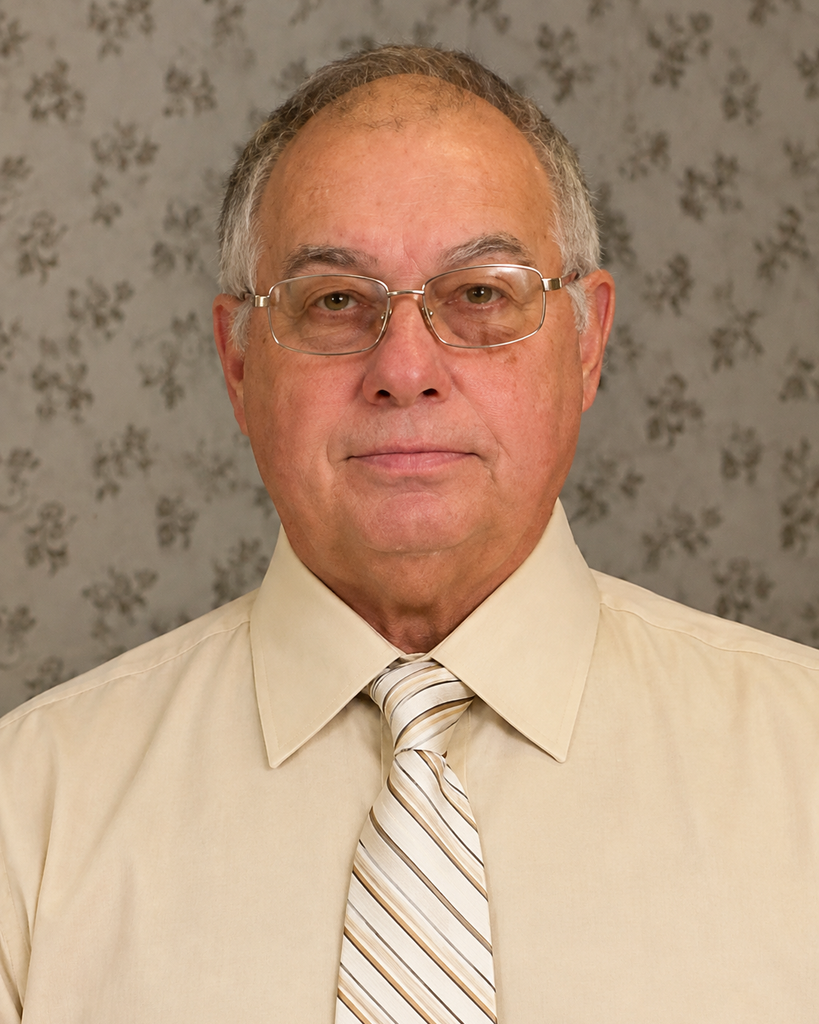 Robert Earl Davis III Profile Photo