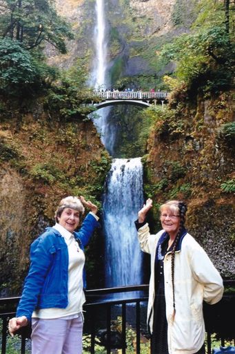 Linda Faye Lentz photo gallery thumbnail 28 of 44