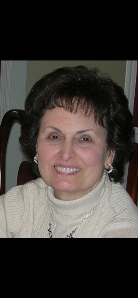 Rosalie Michalcewiz Profile Photo