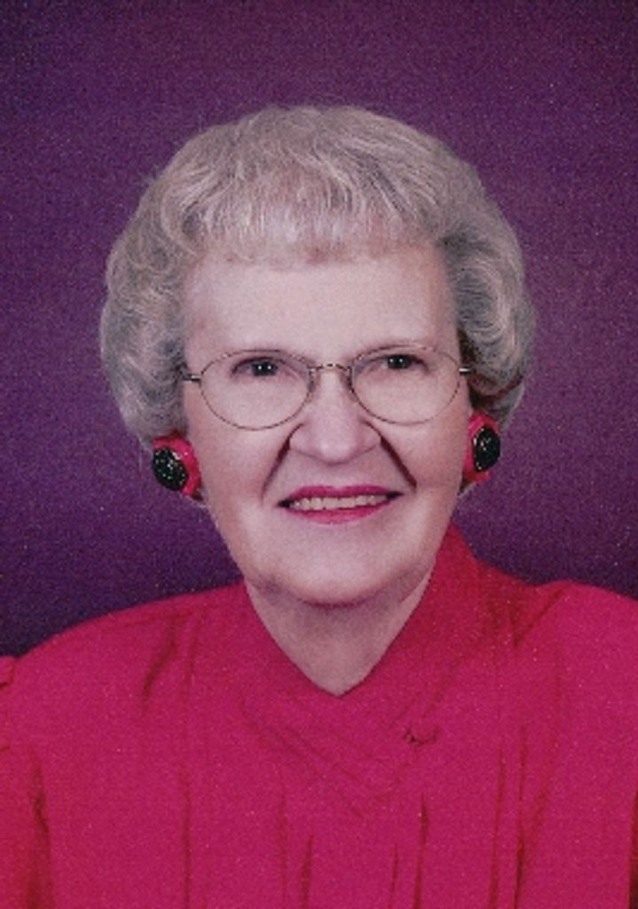 Jeanette Dolores Holiday Profile Photo