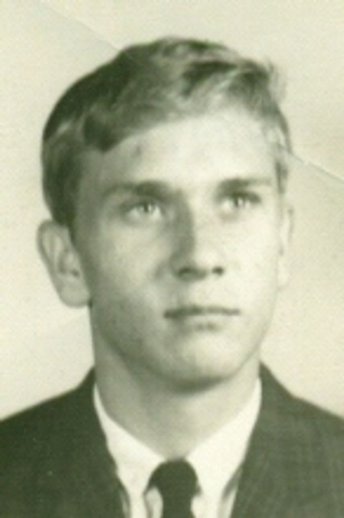 Robert J. "Bobby Davis Jr.