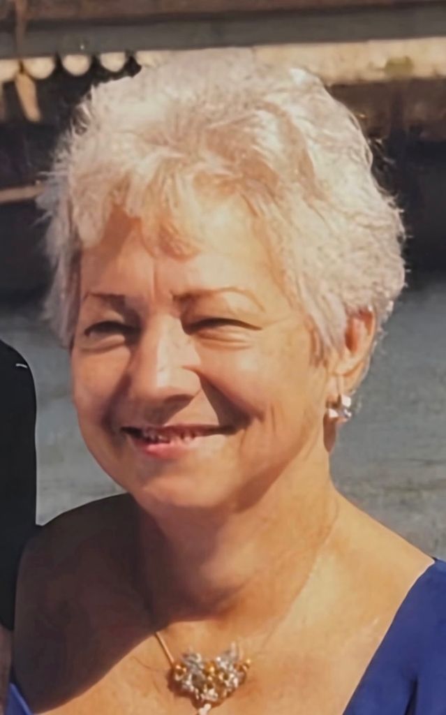 Clara J Tamuschy