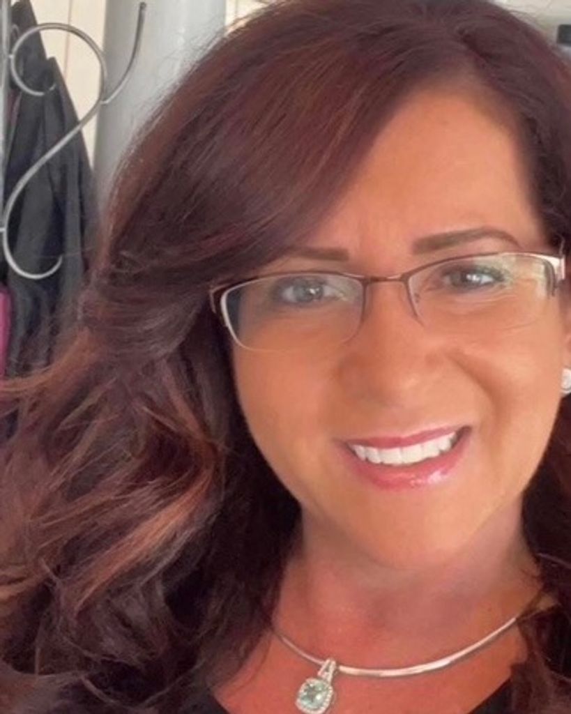Holly Lee Conroy Profile Photo