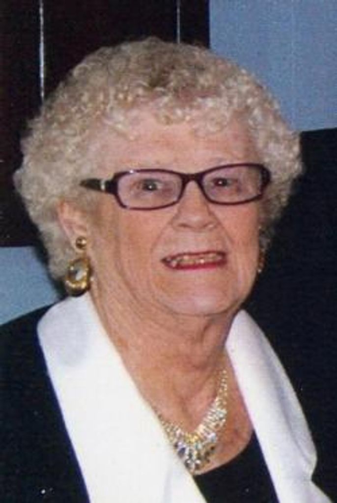 Lorraine (Ellamay) Mackie