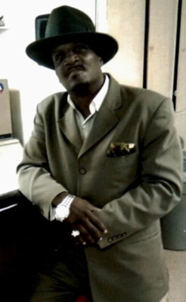 Demetrius H Robinson