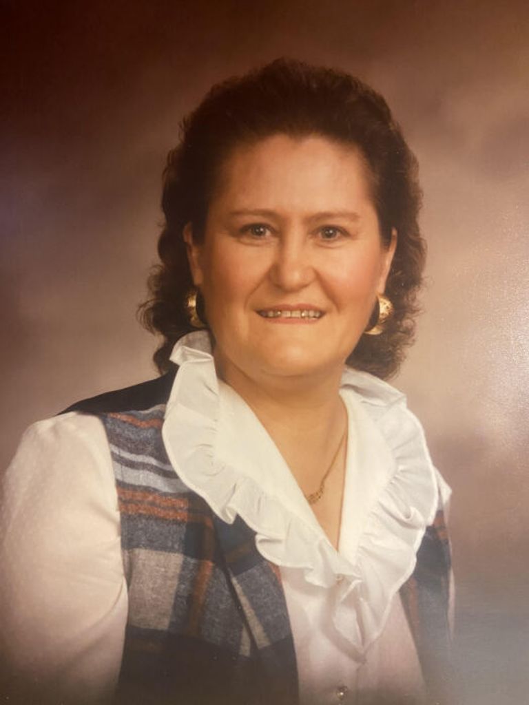 Peggy Lou Holder Profile Photo