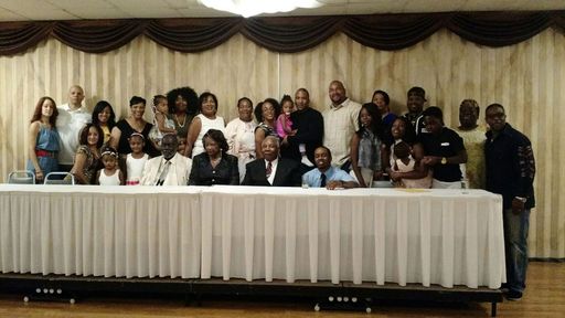 Brenda Thomas photo gallery thumbnail 9 of 36