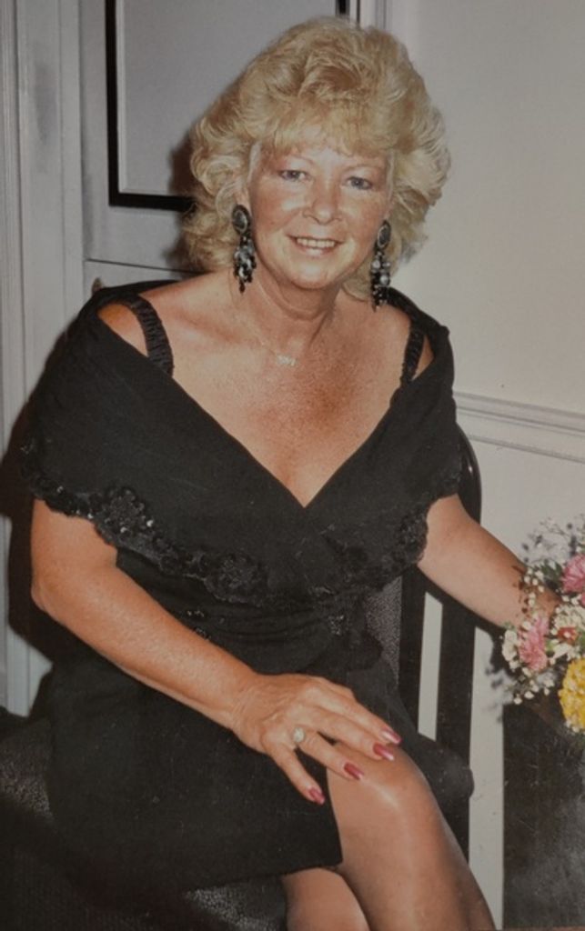 Elizabeth Carollo Profile Photo