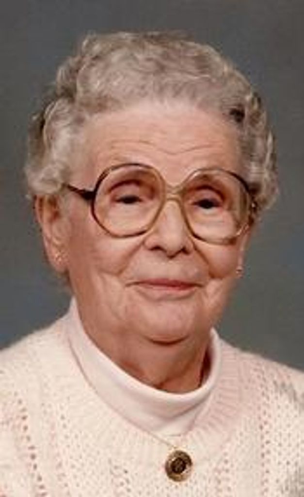 Georgia L Crabb