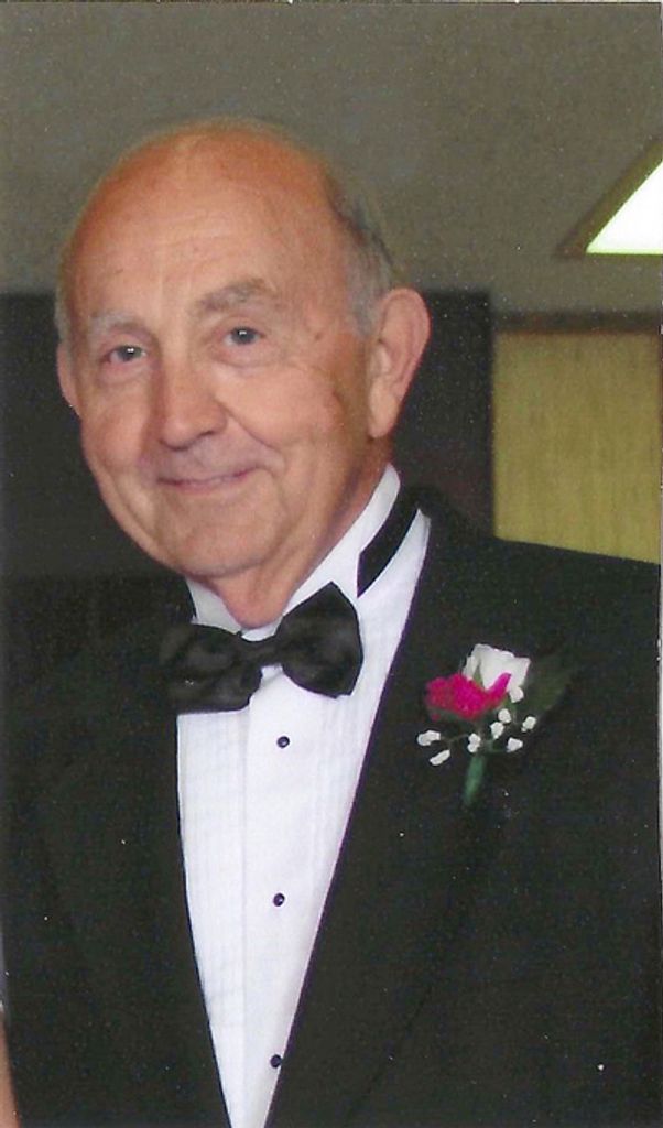 Thomas Howard "Tom" Carver