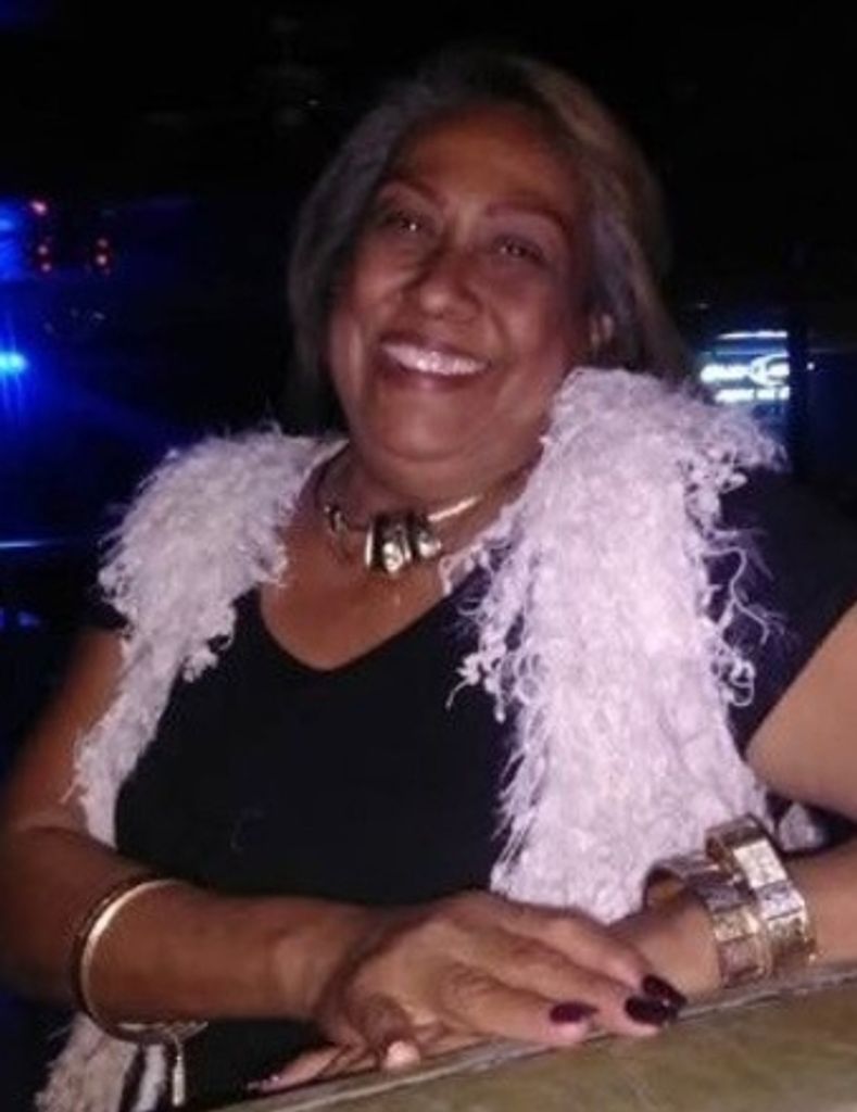 Linda  Lou Delarosa