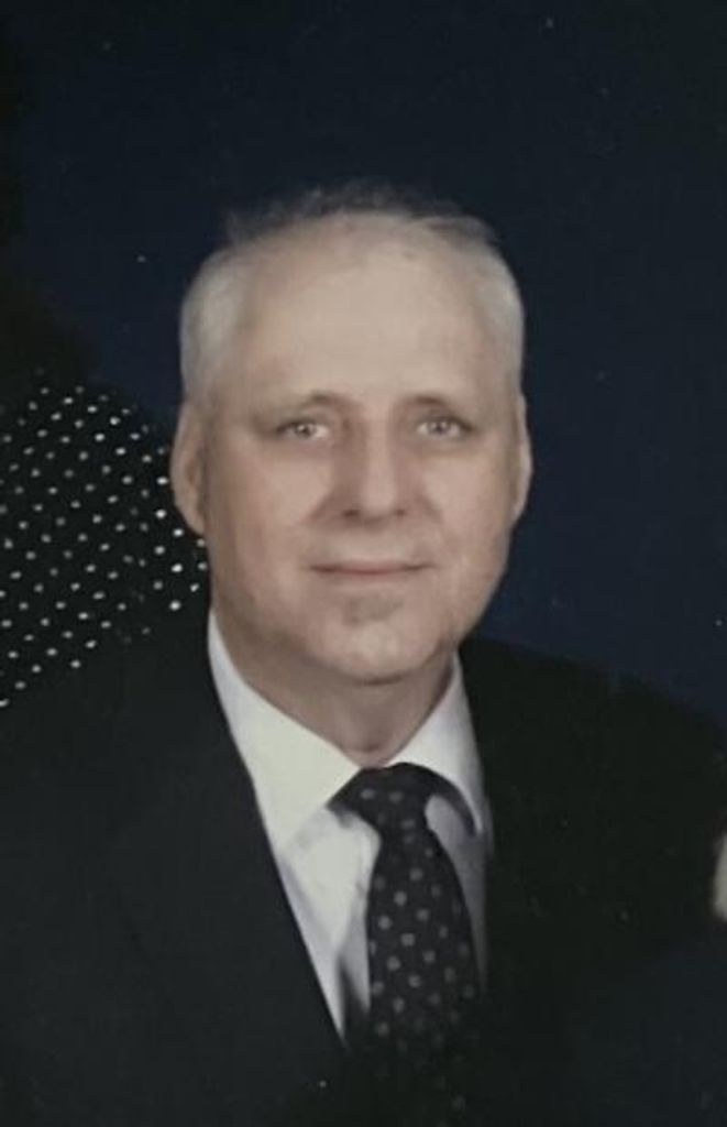 Charles Hugh Smith Profile Photo