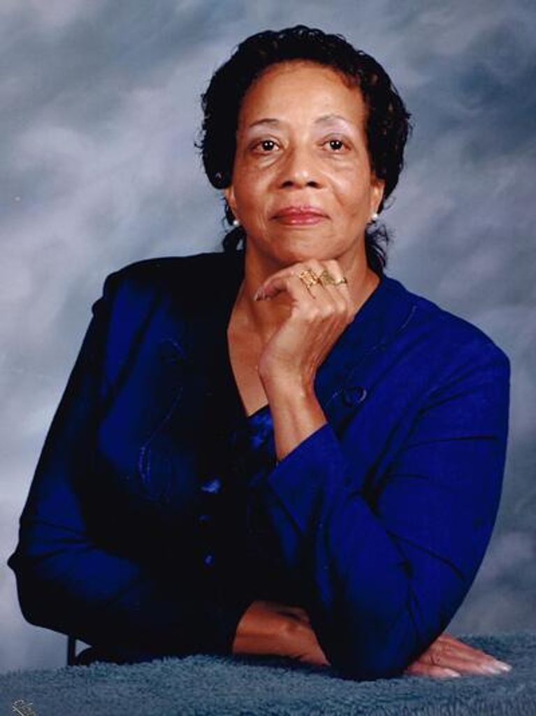 Viola Lynn Thompson Profile Photo