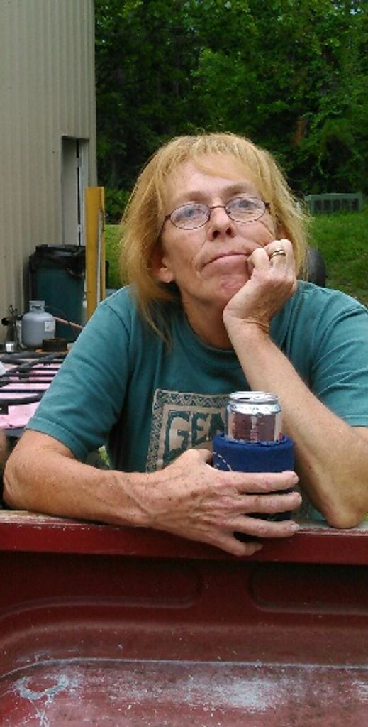 Tracy Lynn Halligan-Brinton