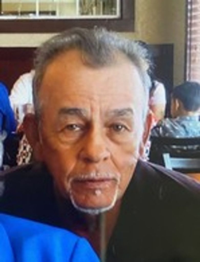 Carlos Dominguez