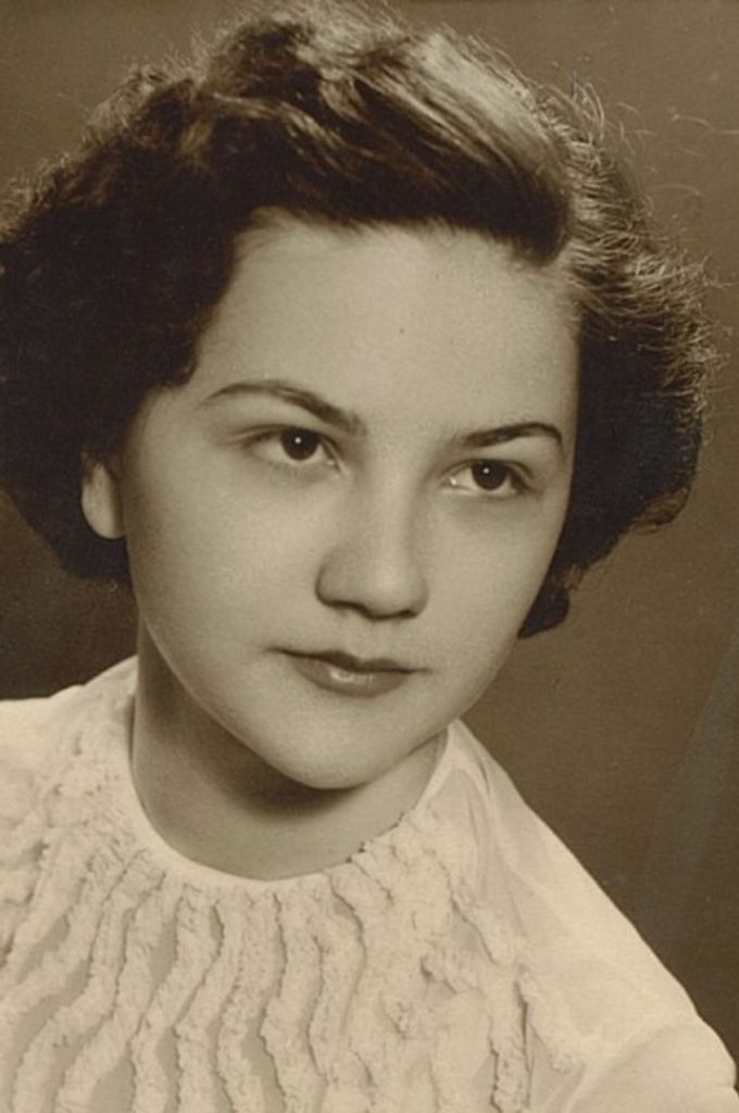 Selena (Popovic') Schmierer