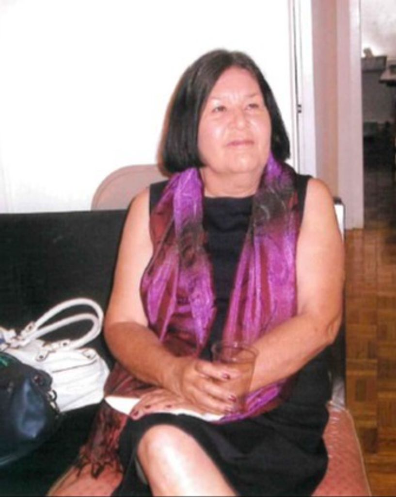 Claudia DeRoin