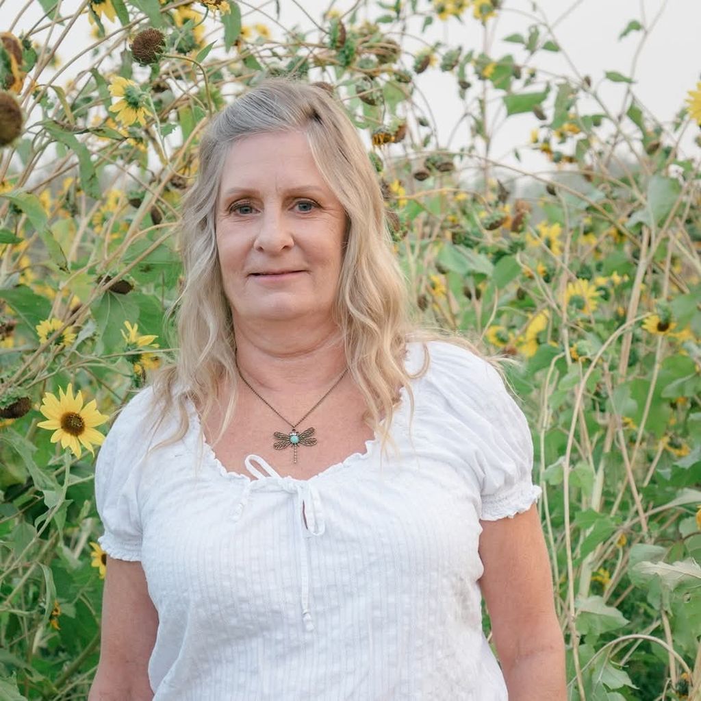 Kathy Lynn (Manemann)  Wood
