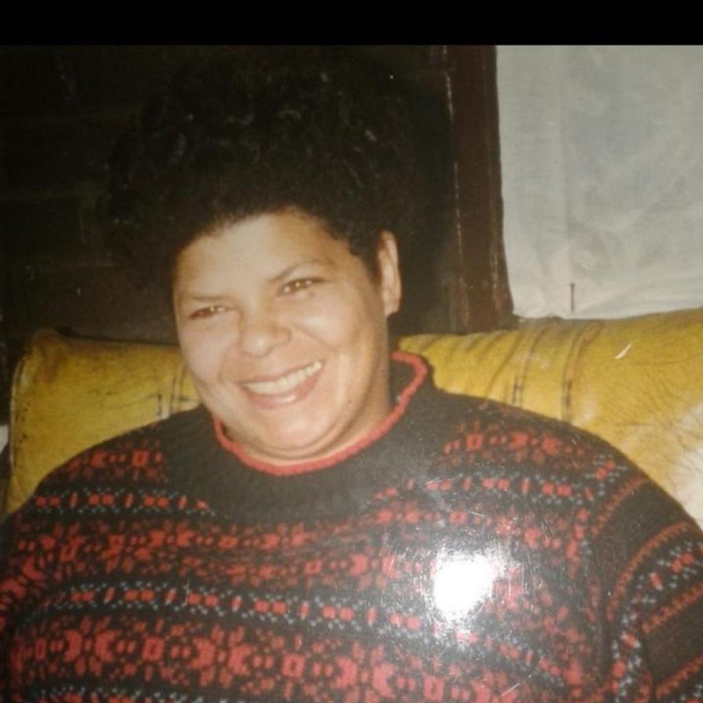 Ms Regina Smallins