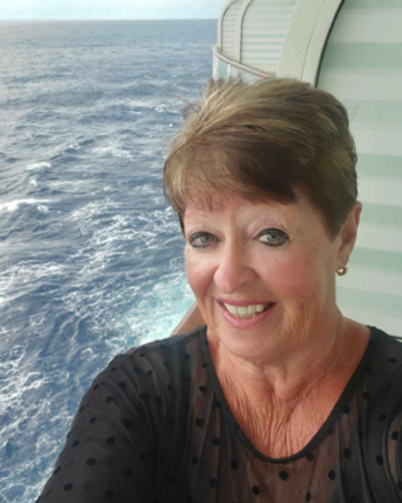 Debbie Lynn Mateos Profile Photo