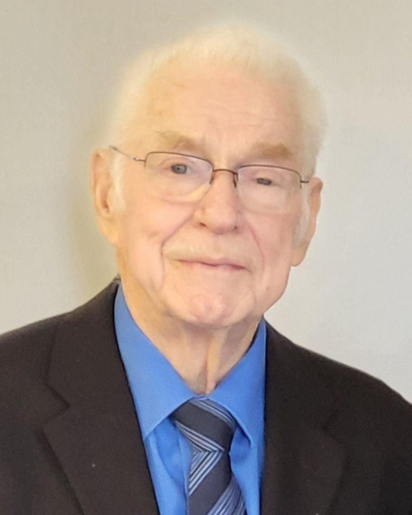 Lloyd Yurett