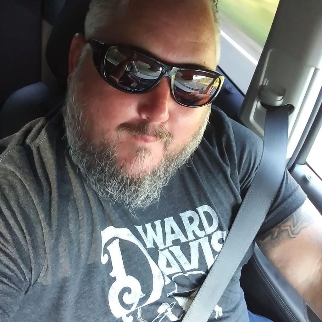 Christopher Travis Burge Profile Photo