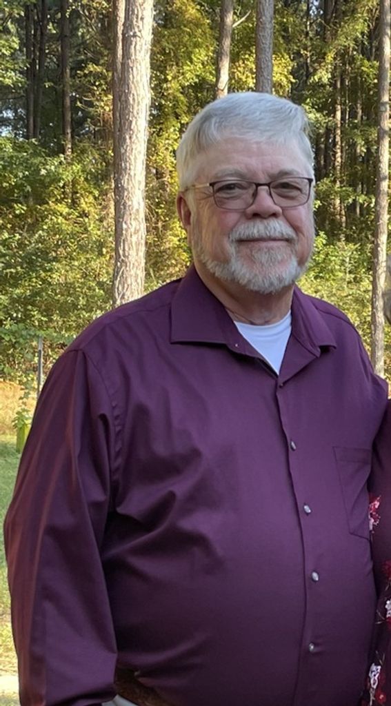 Phillip Lee Wallace Profile Photo