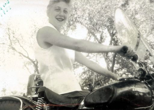 Karen Ella Bretey photo gallery thumbnail 22 of 77