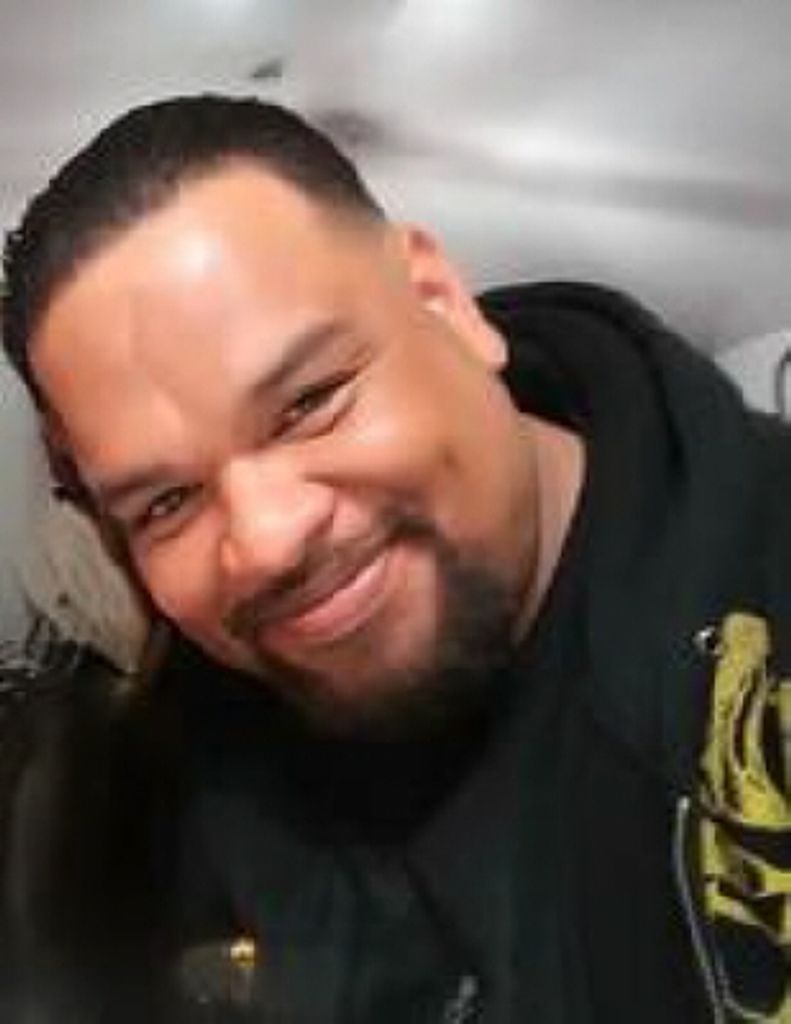 Robert Flores Ledesma  Profile Photo