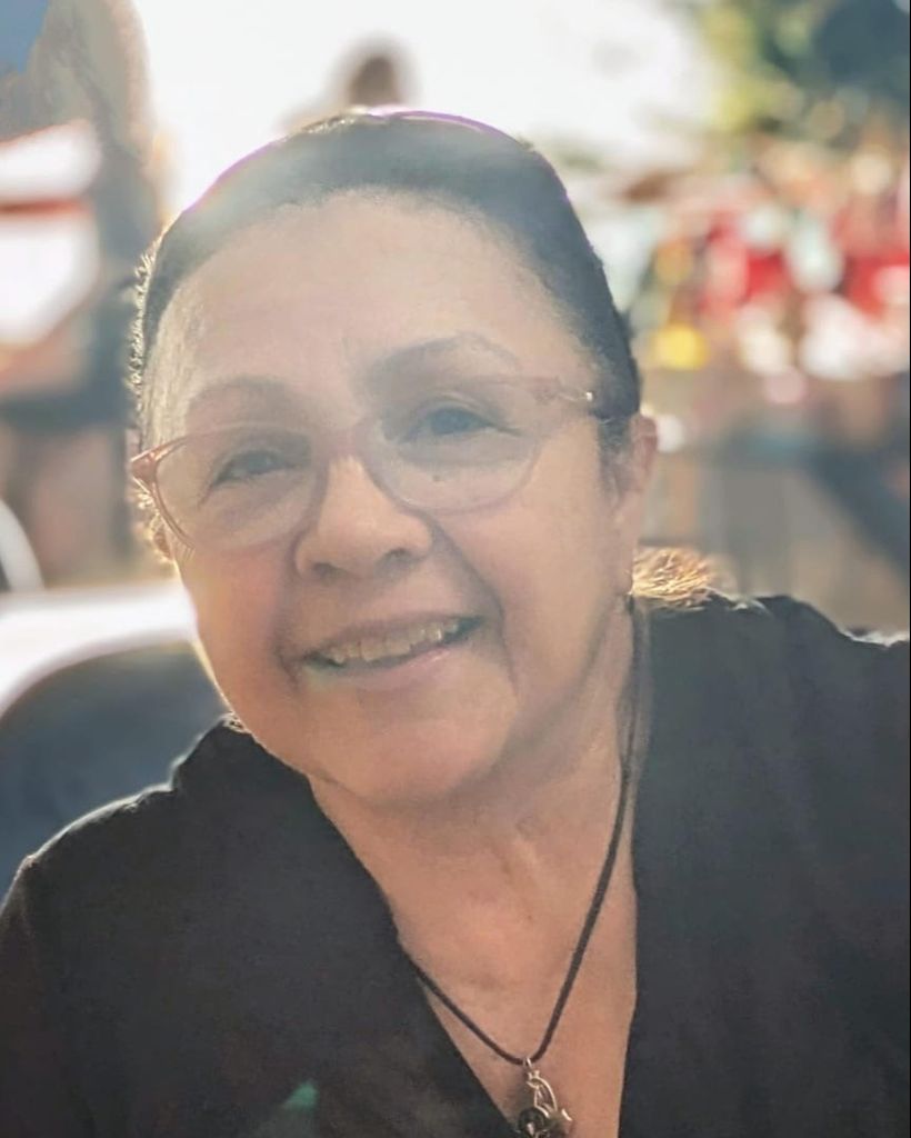 Fanny L Escalona de Angola