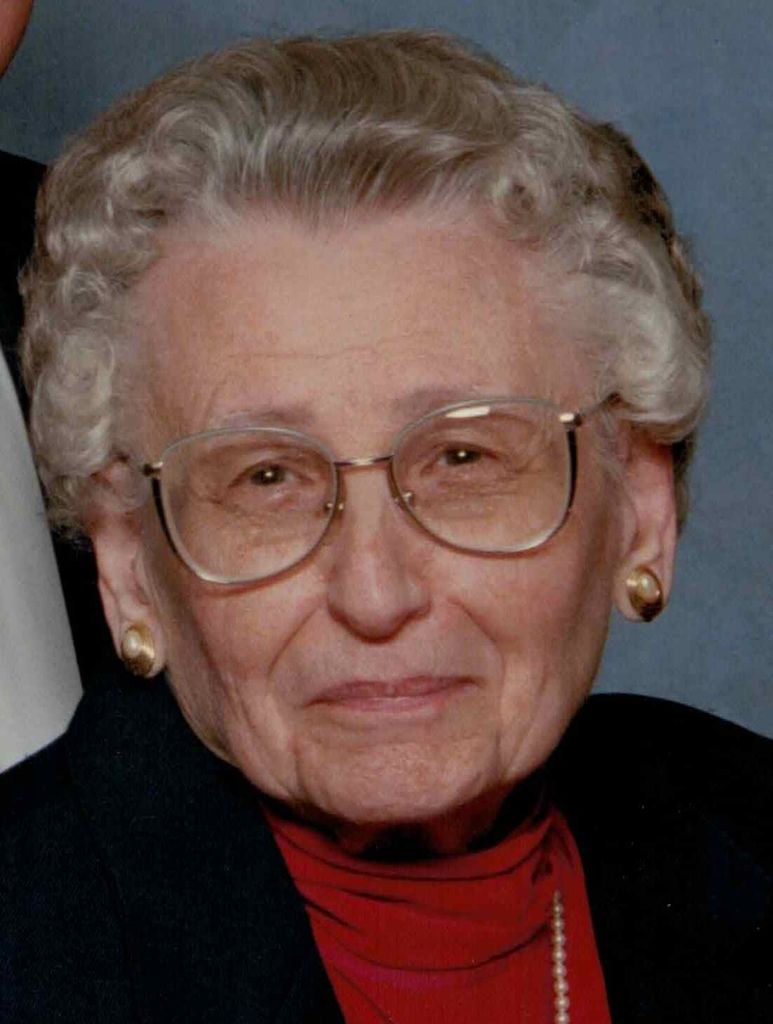 Eva Cline