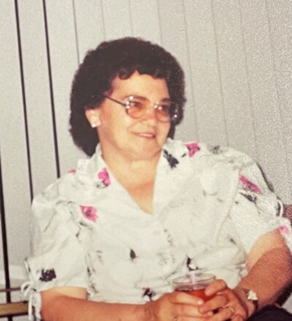 Phyllis Marion Mae Whiston