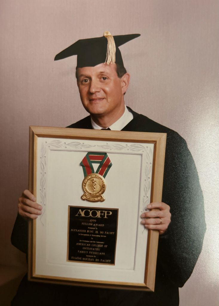 Alexander Bunt Profile Photo