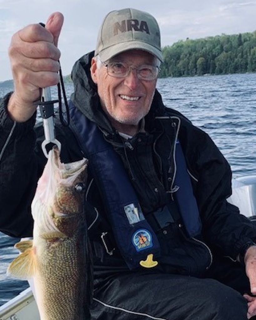 Robert Grey Scott Profile Photo