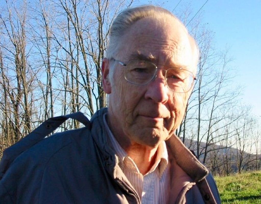 Robert Earl Lewis