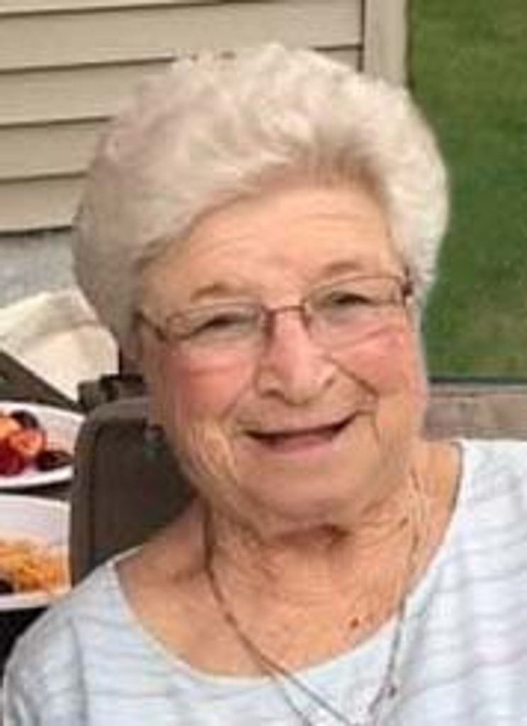 Harriet Maxine (Vackaro)  Reaume