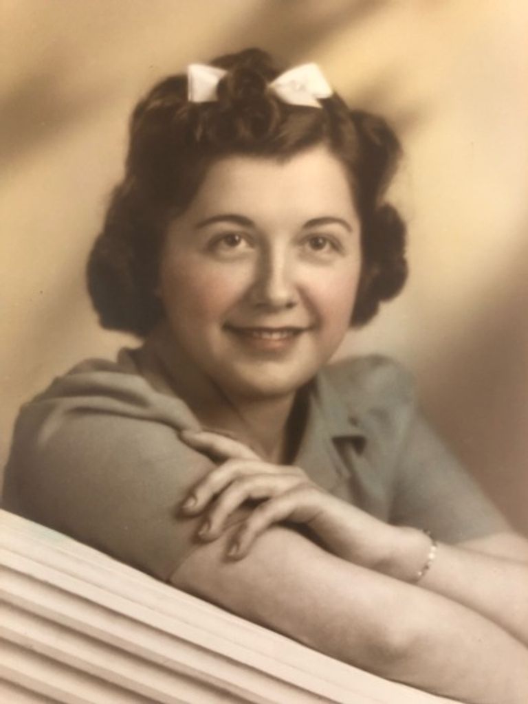 Lucy Szelc Profile Photo