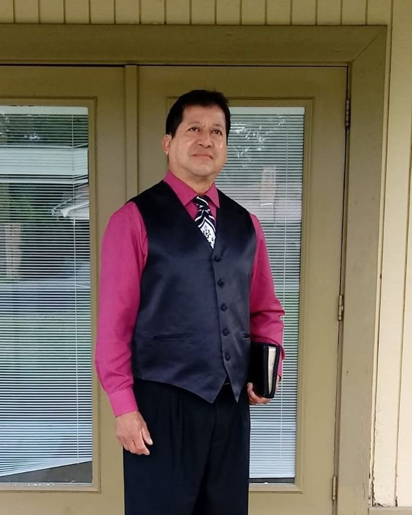 Victor Manuel Velazquez Profile Photo