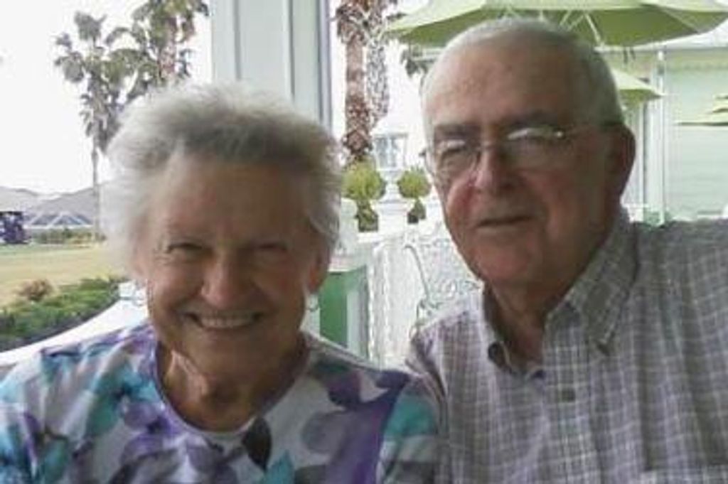 Robert & Daisy Hume Profile Photo