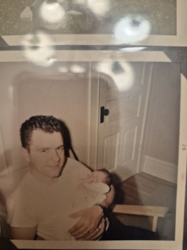 Thomas Mordini photo gallery thumbnail 14 of 23
