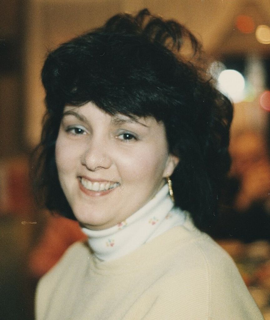 Saundra Macidyn Profile Photo