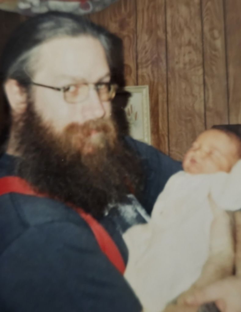 Robert "Robbie" Eugene Hawk Jr.