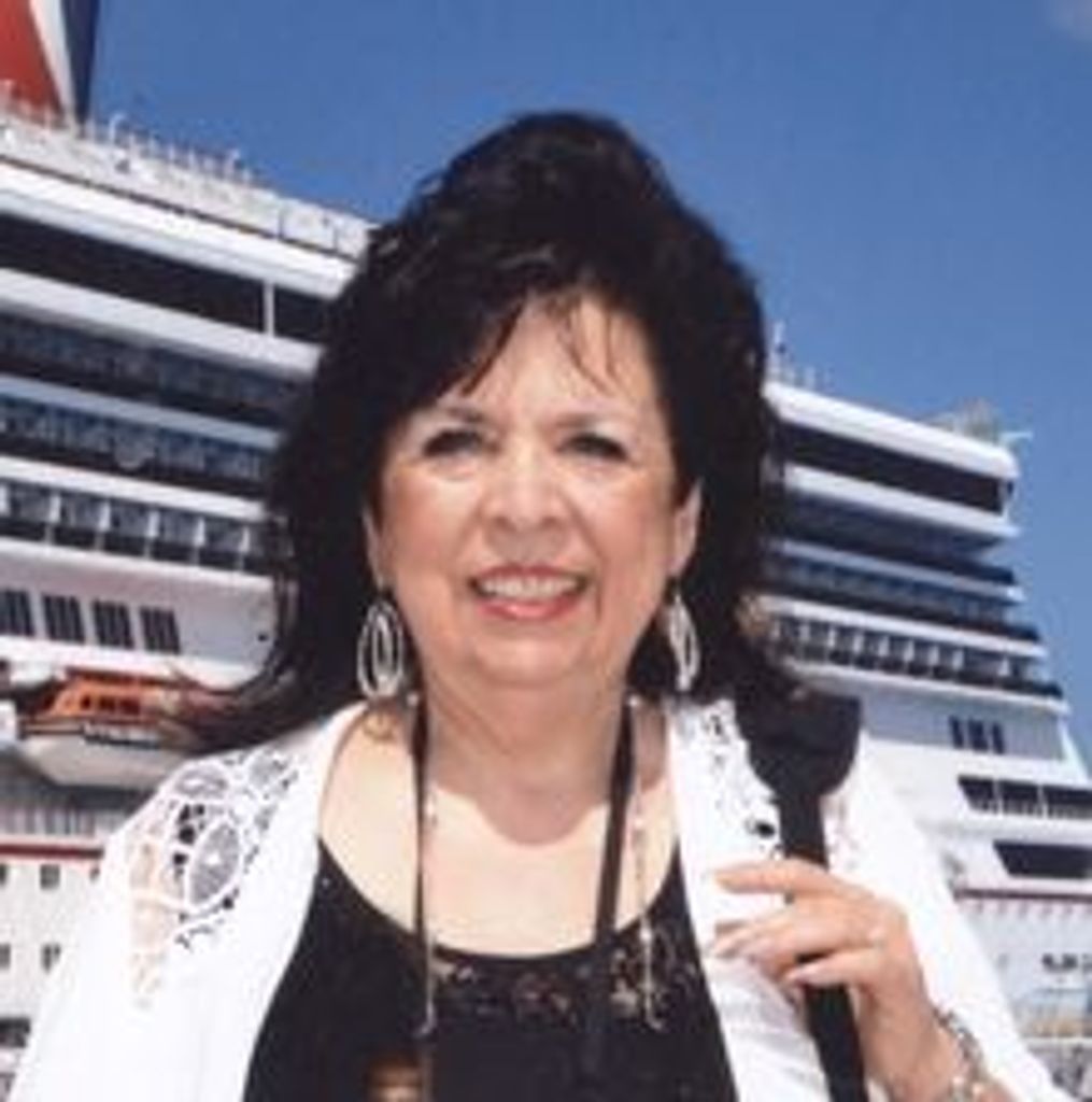 Evette Nauvontay