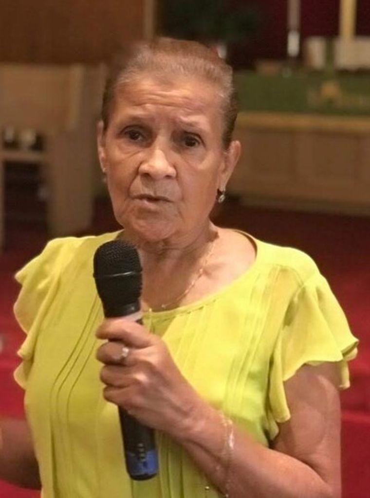 Luz Martinez Profile Photo