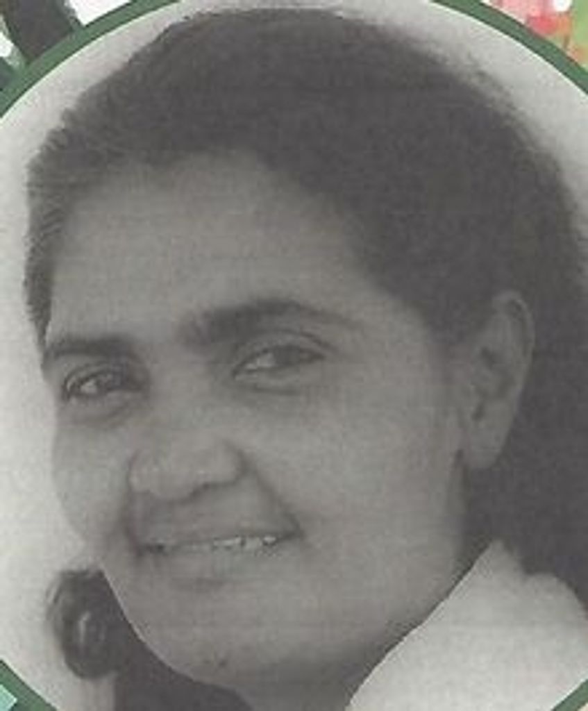 Ms Carmina Chambers