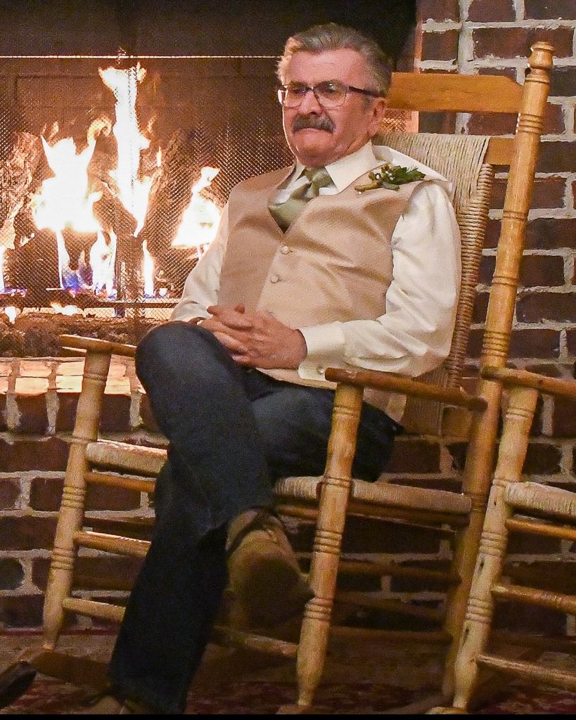 Douglas Elin Mackay Profile Photo