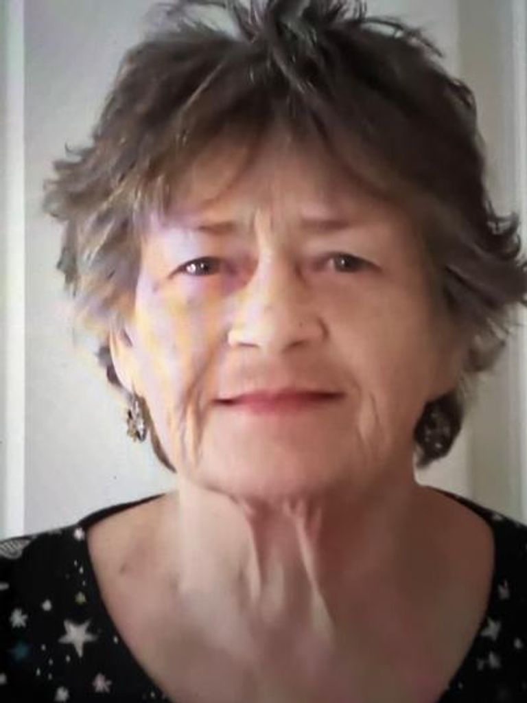 Elaine Hall Profile Photo