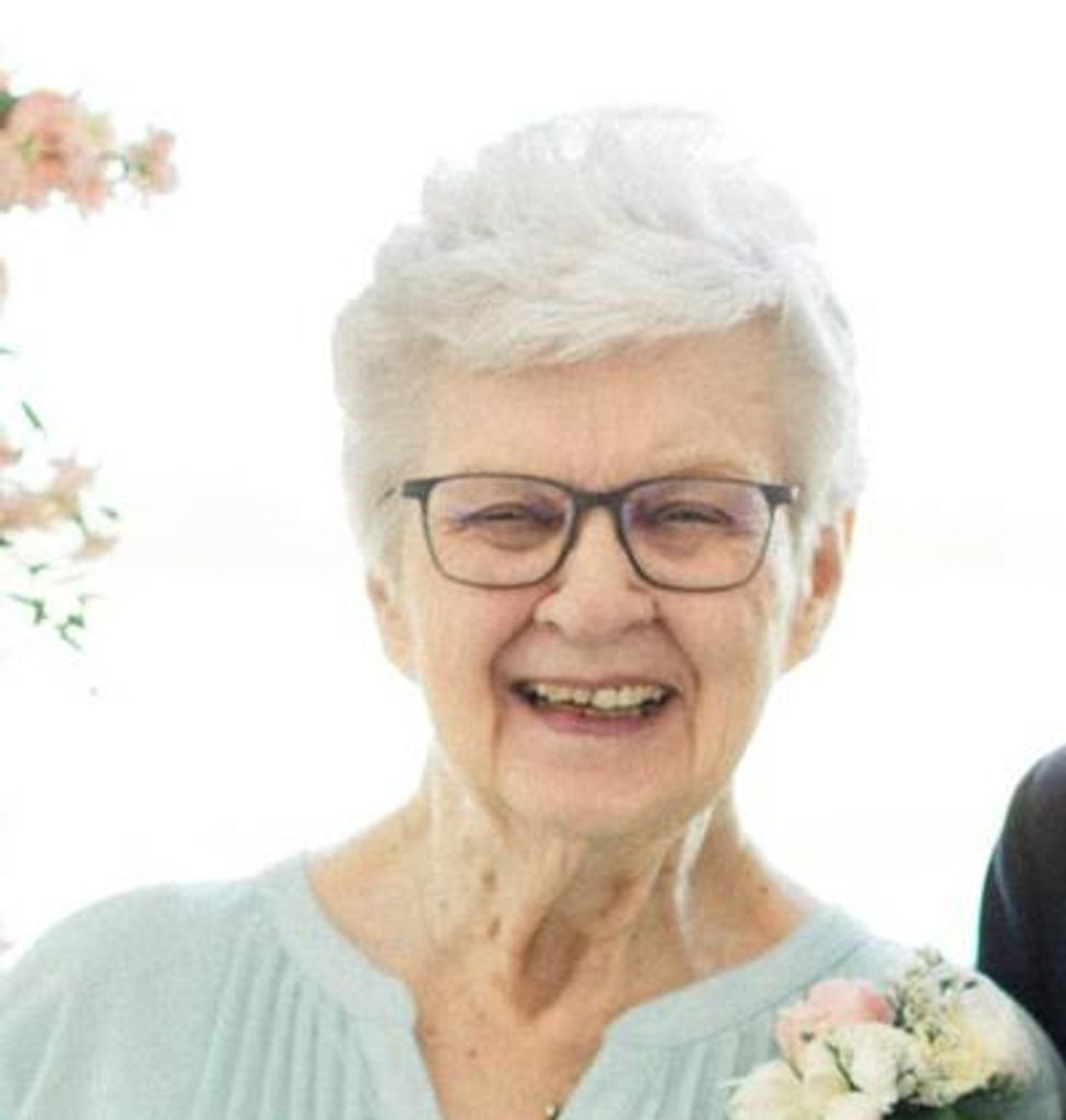 Joanna Kamp Bates Profile Photo