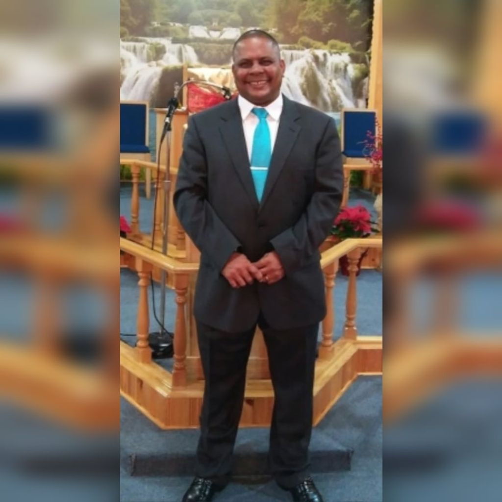 Victor M Ramos