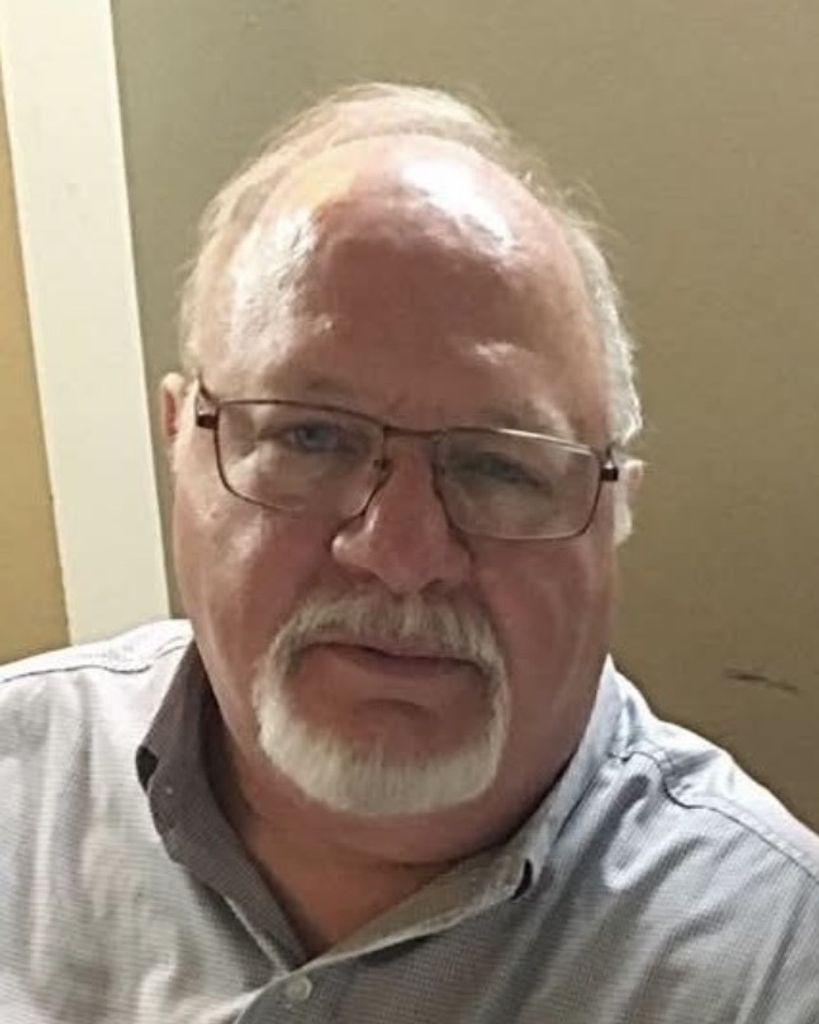 Larry (Mike) Michael Moore, Sr. Profile Photo